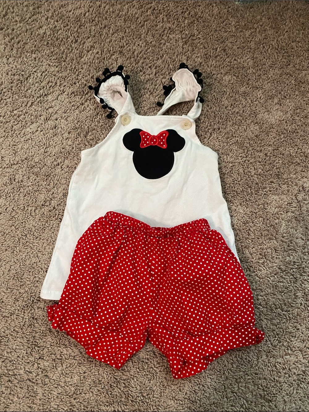 White & Red Minnie Mouse-Inspired boutique outfit Disney world size 7